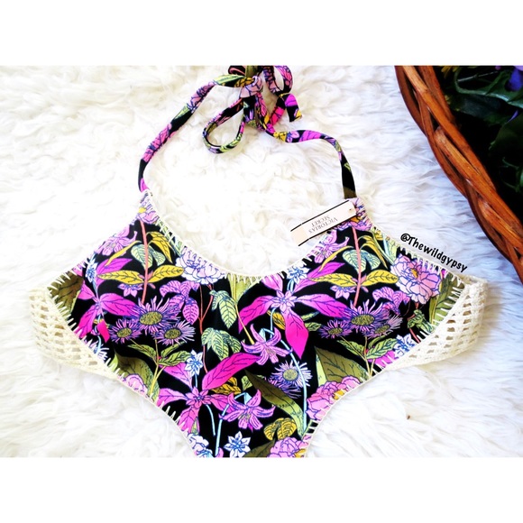 NWT Victoria’s Secret Crotchet floral one piece 🌿 - Picture 4 of 6